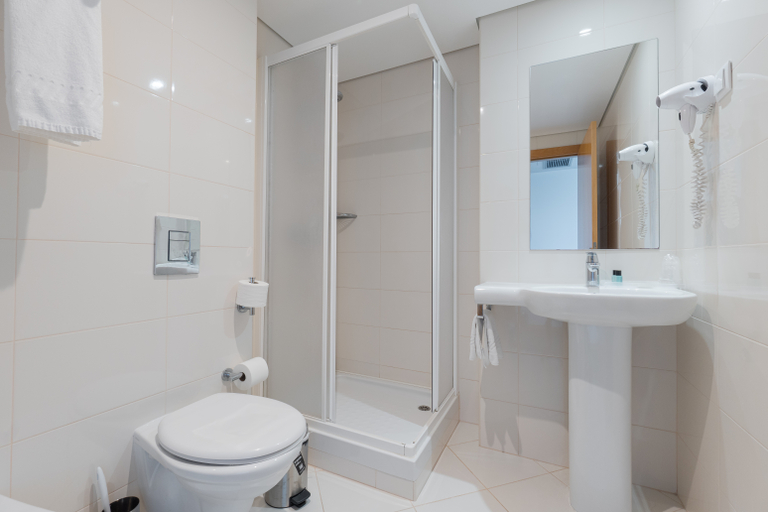 Bathroom 4