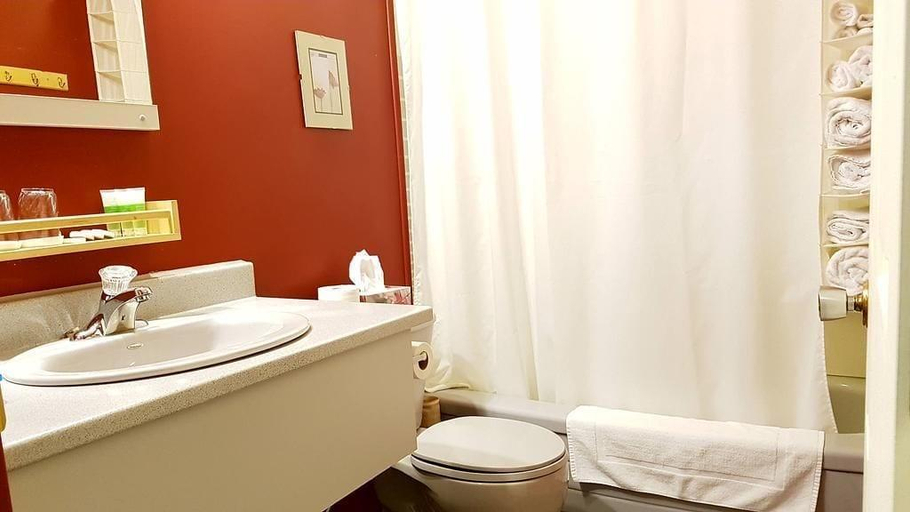 Bathroom 5, Hotel Le Must, Portneuf