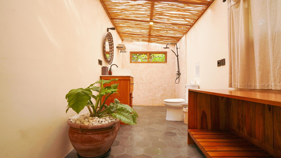 Others 4, Rumah Bambu Gladek Tiga, Badung