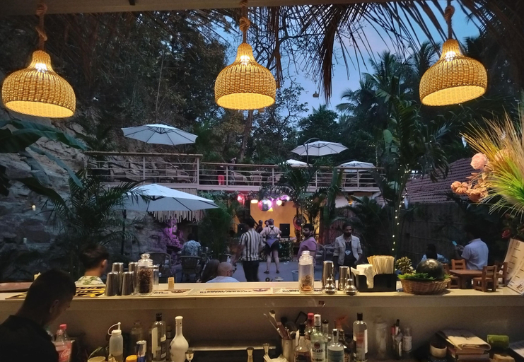 Food & Drinks 5, Cali Stays & Cafe By the Bay, North Goa