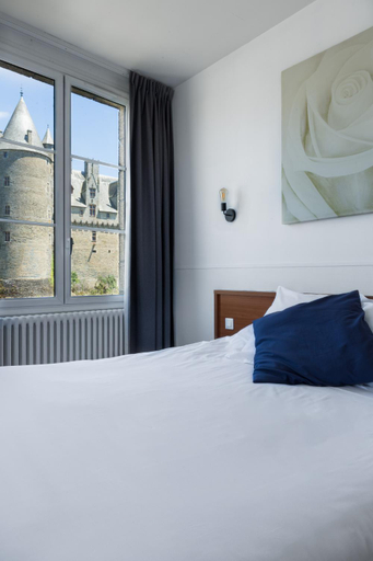 Bedroom 3, Hotel Restaurant Du Chateau, Morbihan