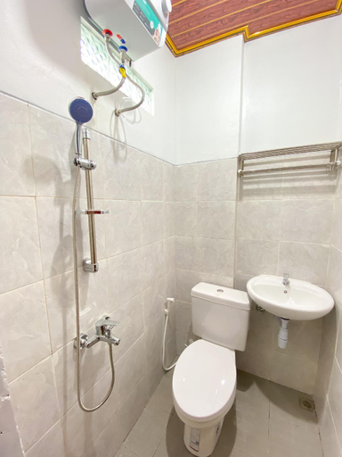 Bathroom 18