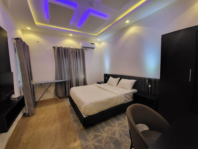 Bedroom 3, DEKINGS LUXURY AND SUITES, AwkaSout