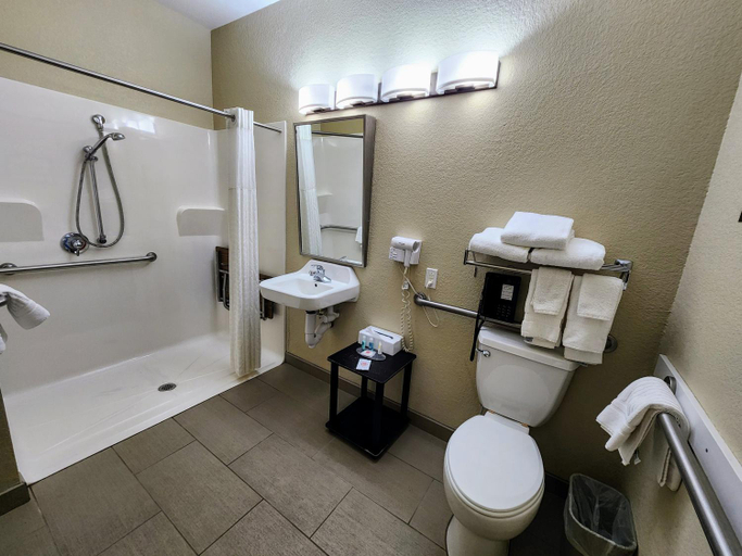 Bathroom 4, Comfort Inn Bolivar, Polk