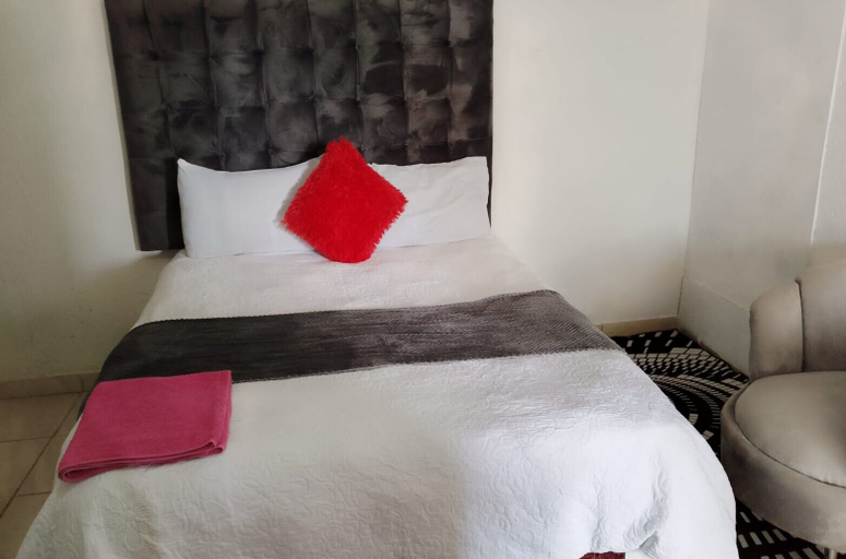 Bedroom 3, 0688429688 Guesthouse in Mafikeng, Ngaka Modiri Molema