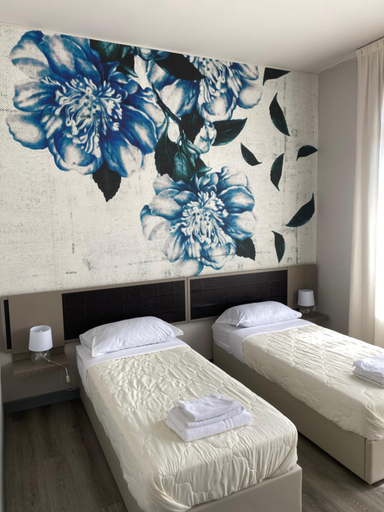 Bedroom 2, Albergo Leon D'Oro, Pordenone
