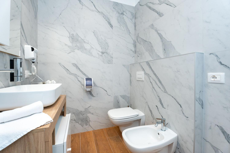 Bathroom 7