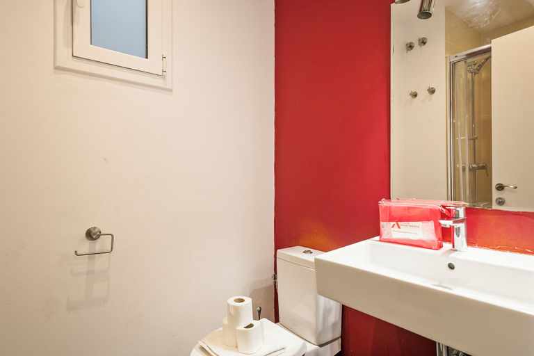 Bathroom 2, Alcam Enamorats, Barcelona