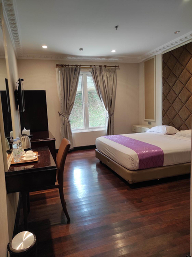 Bedroom 12