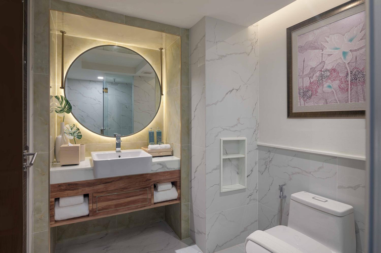 Bathroom 14