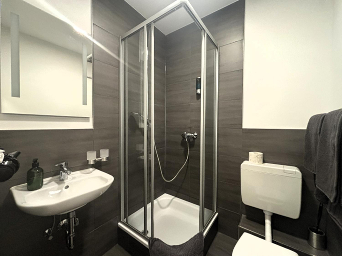 Bathroom 14