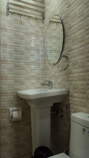 Bathroom 5, Hotel Zenturia, Boac
