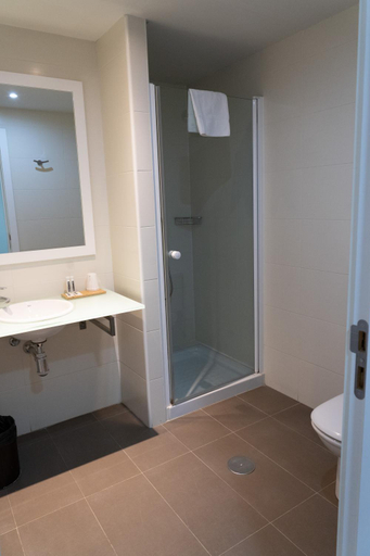 Bathroom 4, Sno Isaba, Navarra