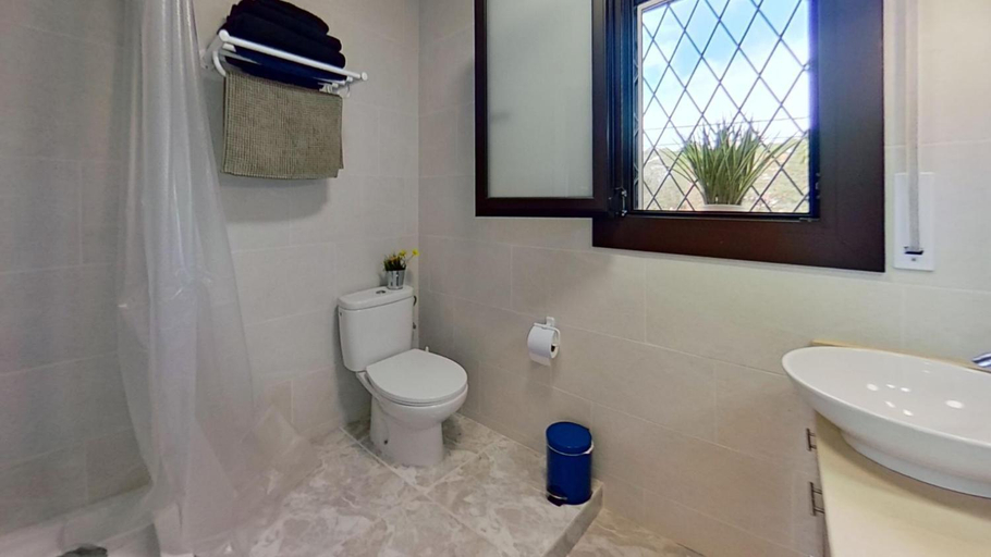 Bathroom 3, Villa Mirador del Mar hostel, Tarragona