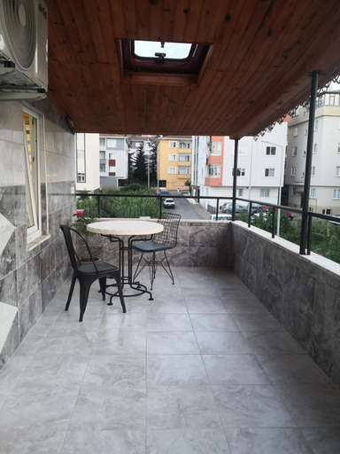 Others 4, EST Suite Apart, Merkez