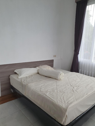 Bedroom 24