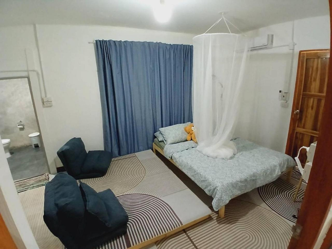 Bedroom 2, Aran Hostel&Cafe NakornSawan Pool Villa on the rice field, Banphot Phisai