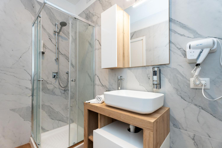 Bathroom 13