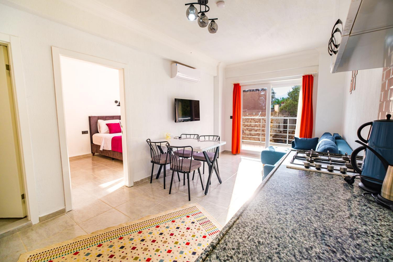 Others 4, Gokkusagı Pansiyon, Kaş