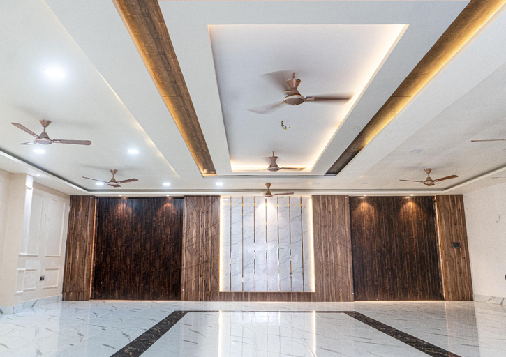 Business Facilities 4, HOTEL GARG, Puruliya