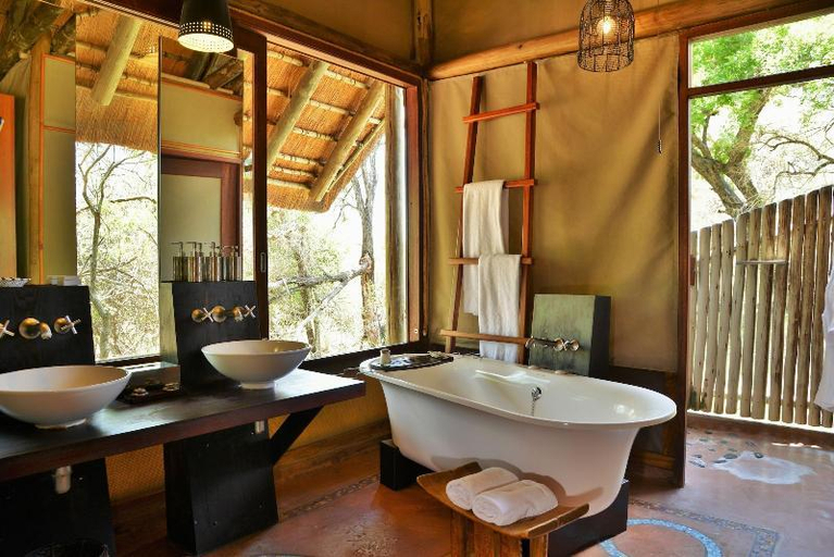 Bathroom 3, Rhino Post Safari Lodge, Ehlanzeni