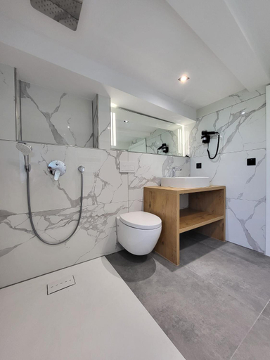 Bathroom 2, NY-GOLDEN APARTMENTS-Dortmund Airport, Dortmund