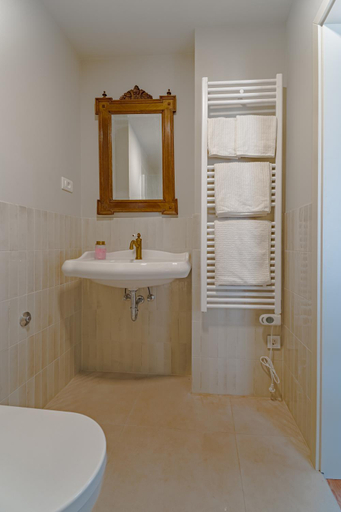 Others 5, Upper Town Rooms, Zagreb