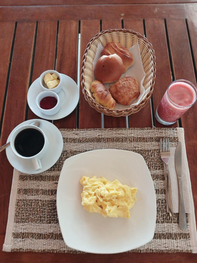 Food & Drinks