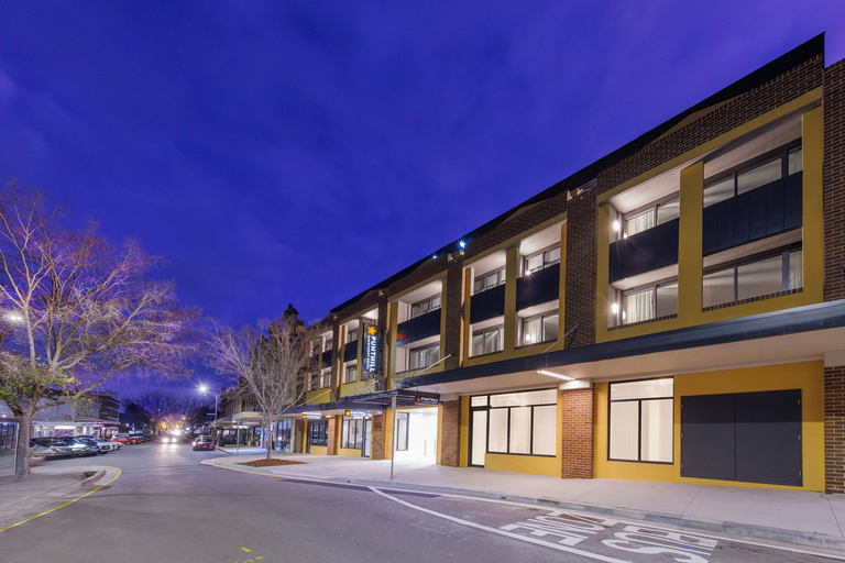 Exterior & Views