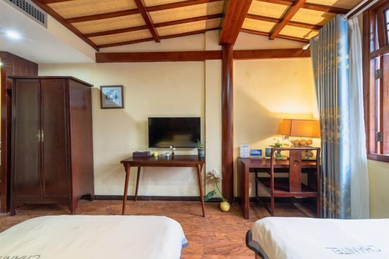 Bedroom 2, Yangshuo wanglai Hotels, Guilin