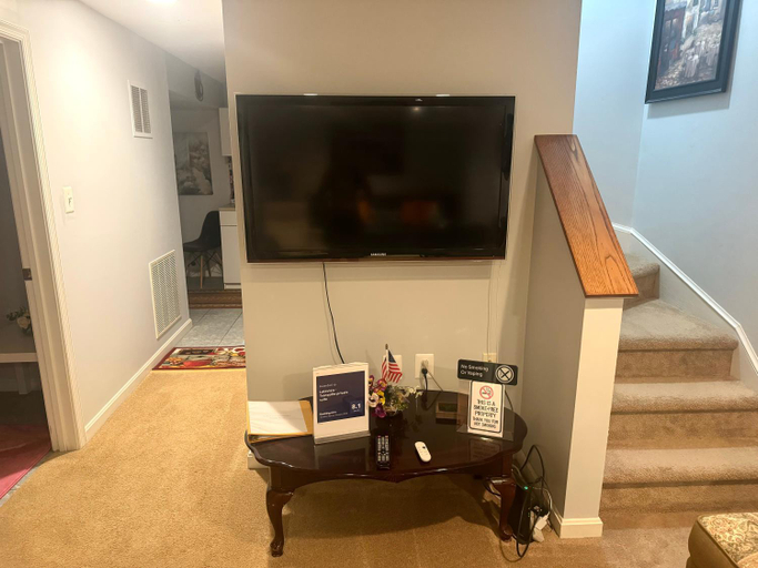 Others 5, Lakeview - Tranquille private suite, Fairfax