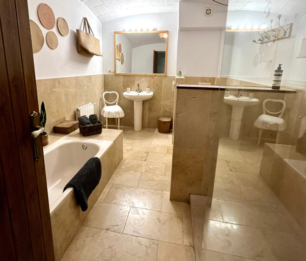 Bathroom 3, La Lolita Adults Only, Girona