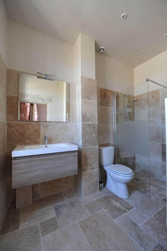 Bathroom 4, logis-des-cordeliers, Gironde