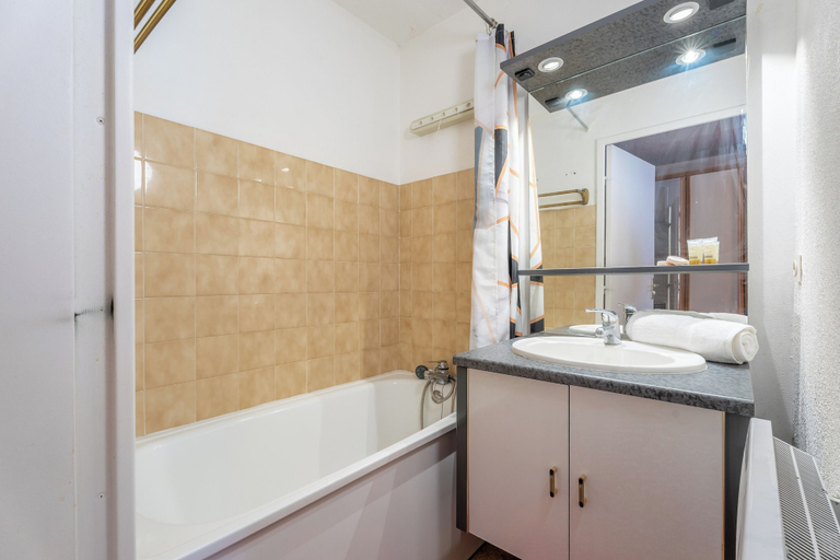 Bathroom 5, Cimes des caron, Savoie