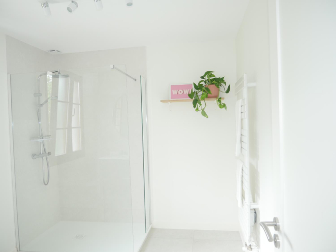 Bathroom 4, Maison Bernatenia, Pyrénées-Atlantiques