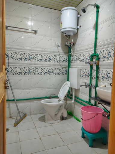 Others 3, Bros Hostel & Cafe, Sissu, Lahul & Spiti