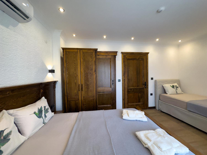 Bedroom 4, Ales Ayvalık Otel, Ayvalık