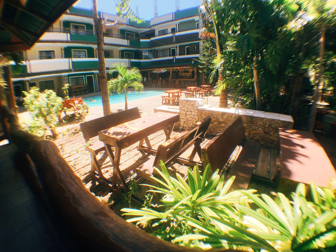 Others 2, Hollywood Palm Beach Resort, Puerto Galera