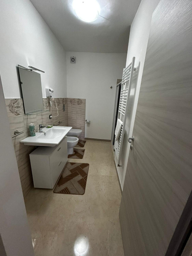 Bathroom 3, La Spiga, Palermo