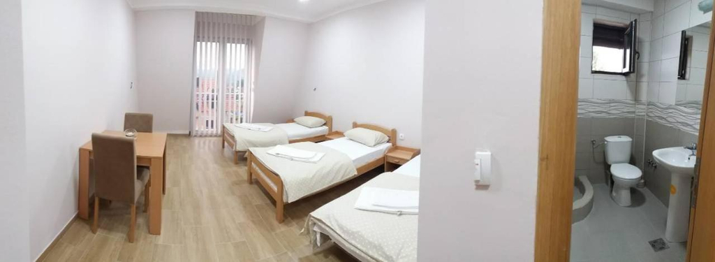 Others 2, Prenociste i restoran Ihthis, Bajina Bašta
