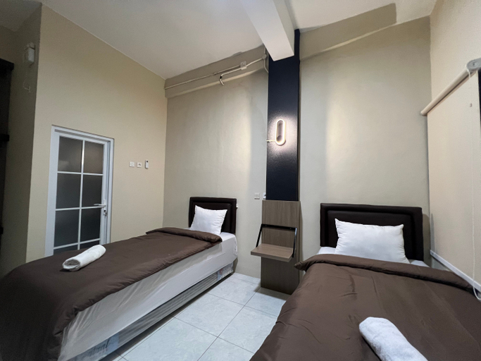 Bedroom 12