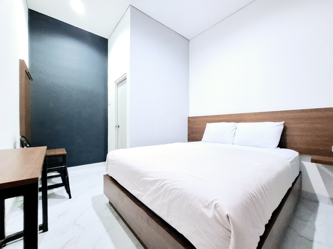 Tentram Guesthouse near Amikom Mitra RedDoorz - Tap to explore photos