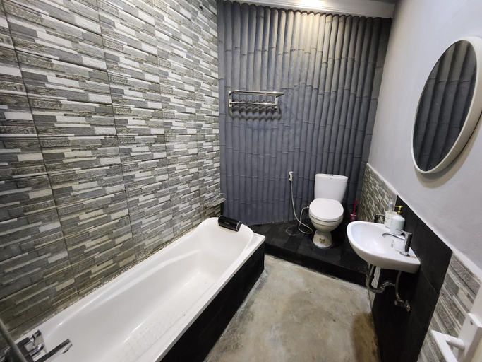 Bathroom 4