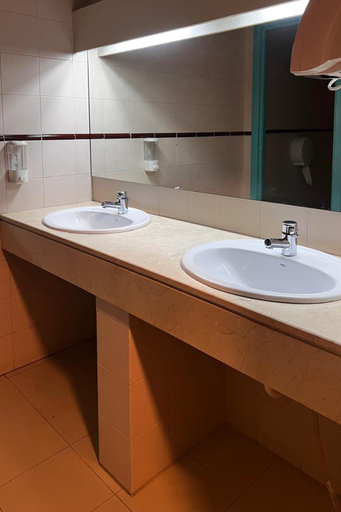 Bathroom 3, Hostel Estrella 20, Madrid