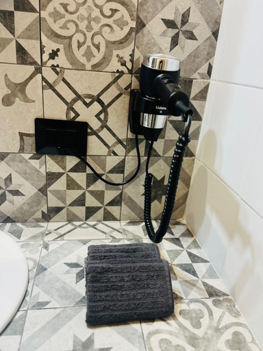 Bathroom 2, Civico 30, Napoli