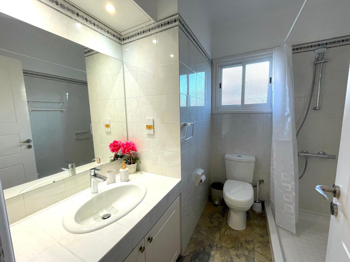 Bathroom 3, Mediterranean Cottage, Sea View, Great Location
