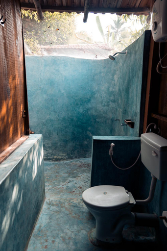Bathroom 3, Jamboree Creek Yoga, North Goa