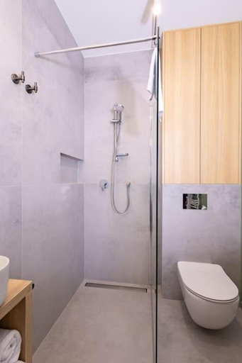 Bathroom 2, Apartamenty B URBAN od WroclawApartament-pl, Środa Śląska