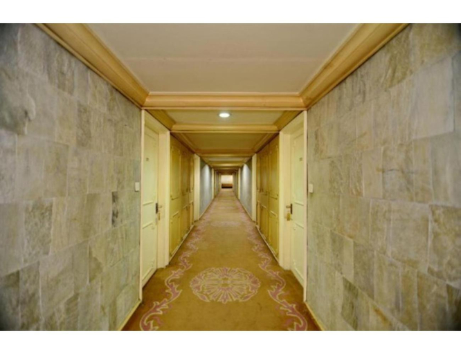 Others 3, Hotel Woodstock ,Pahalgam, Anantnag