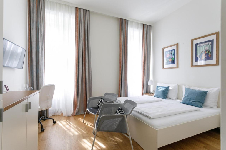Bedroom 2, Riess City Hotel self check in, Wien